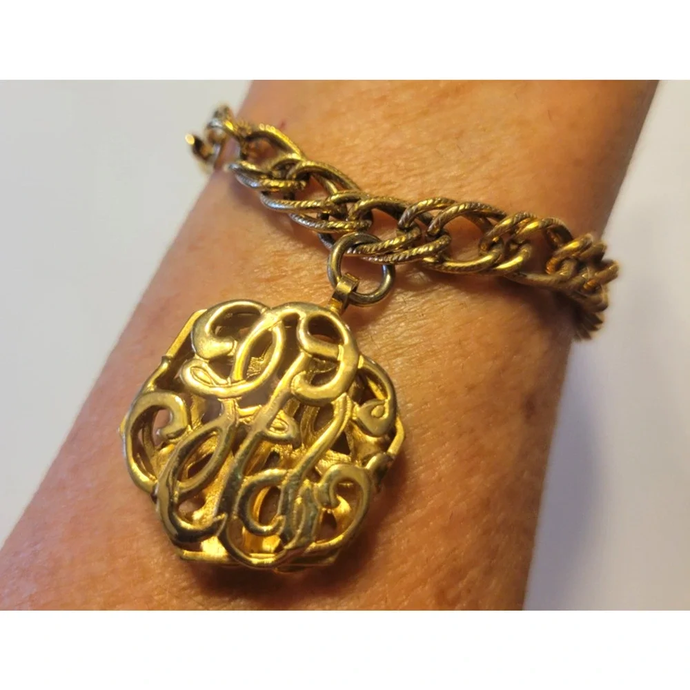 Vtg Estate Sarah Coventry Monogram Charm Gold Tone Chain Bracelet‎ 7.5